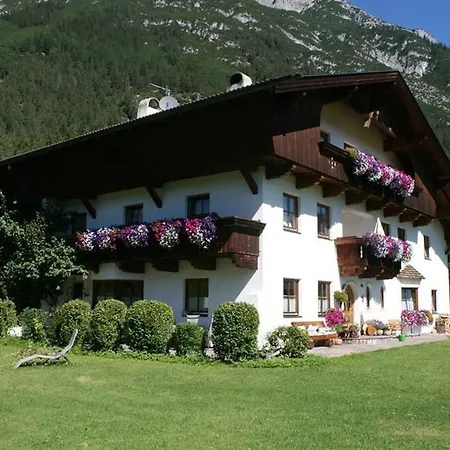 Farm stay Ruadlhof *